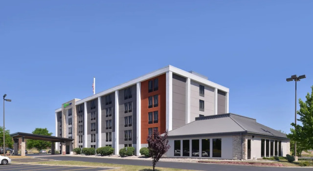 Hampton Inn Rochester South, Varaa Hotelli Hotellit New York State uima-altaalla, Uima-allas