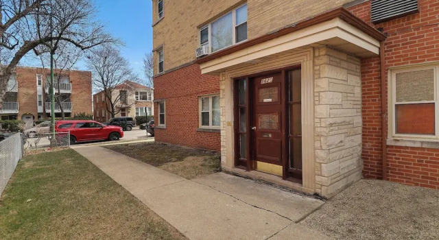 Cozy 1BR Apt Near Shops - Kimball C2, Забронировать Апартаменты/квартира Апартаменты Чикаго, рядом с Saint Francis Health Center, Апартаменты/квартира