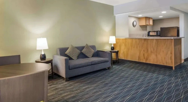 Люкс Radisson Hotel Grand Rapids Riverfront