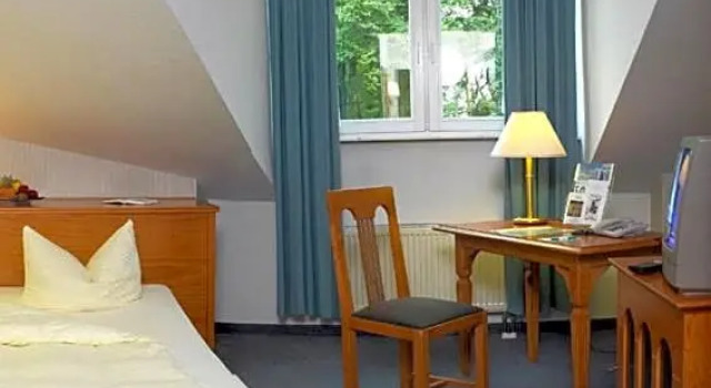 Flörsheimer Hof, Book Hotel Floersheim Rhenish Hesse