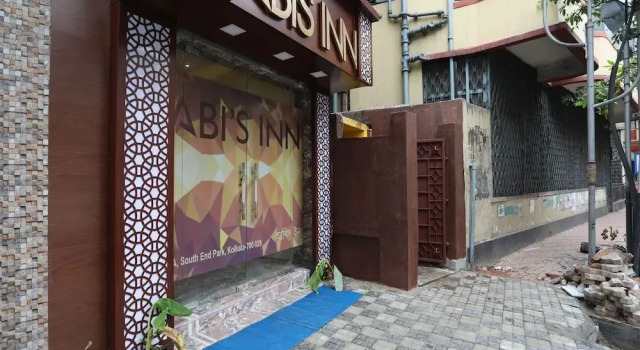Super Hotel O ABIS INN Hotel Near Dhakuria Manipal Hospital, Забронировать Отель Баллигандж Калькутта