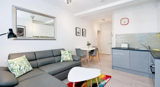 Коттедж F2 Greek Street by City Living London