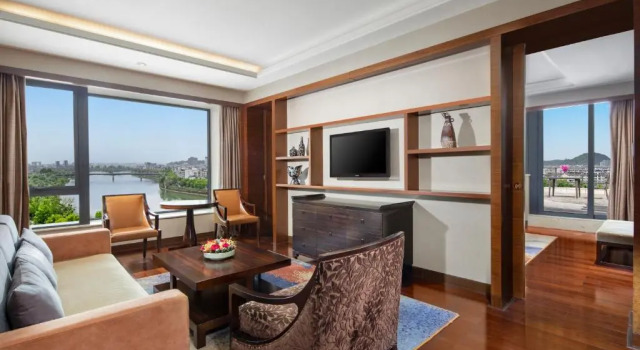 Двухместный люкс c 1 комнатой Crowne Plaza Huangshan Yucheng by IHG