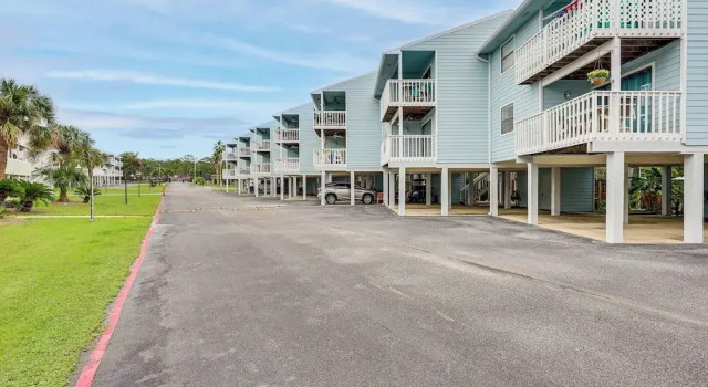 Апартаменты Orange Beach Condo w/ Shared Pool & Views!