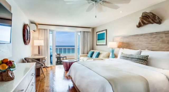 Номер Standard oceanfront Waves Resort & Spa, Barbados, An Autograph Collection All-Inclusive Resort