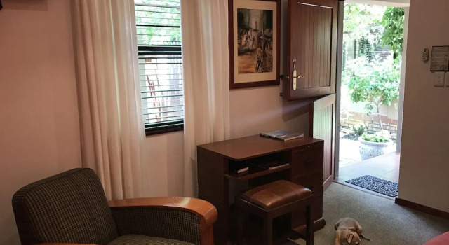 Standard Suite The Crown Guesthouse