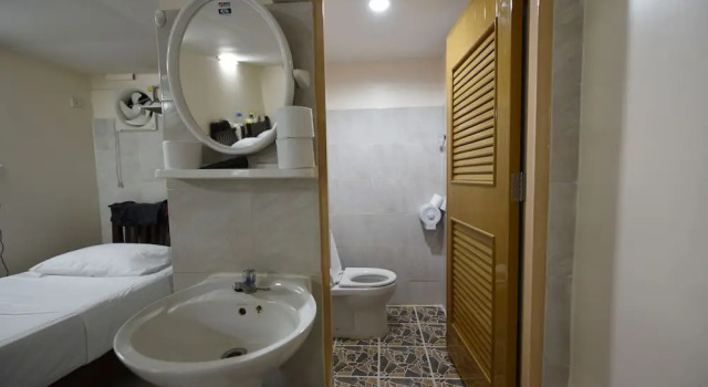 Кровать в общем номере B Place Guesthouse