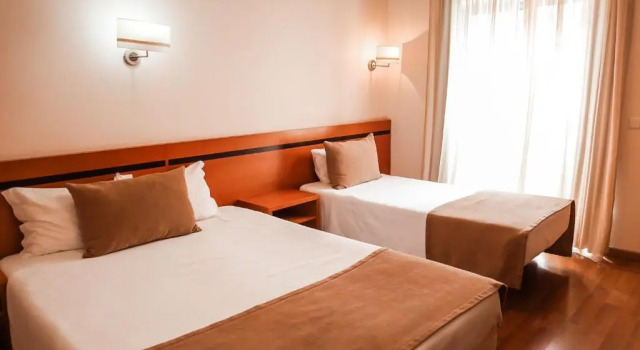 Трёхместный номер Standard Vitoria Hotel