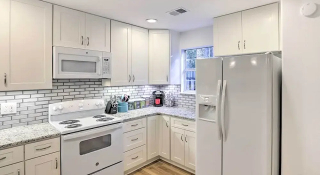 Sassy Tallahassee Home, 5 Mi to Downtown, Buchen Sie Ferienwohnung Tallahassee Panhandle Florida