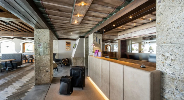 Hotel Alpina, Rezerwuj Hotel Obertauern Salzburg, w pobliżu Angerbahn
