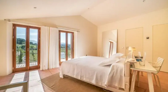 Двухместный номер Deluxe с балконом Cortijo LA Almazara