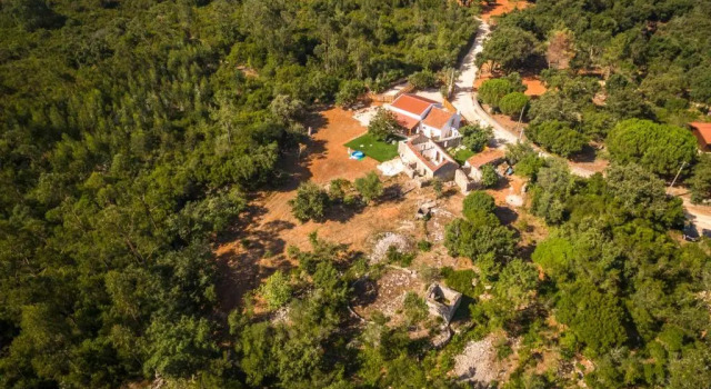 Коттедж Casal das Fontainhas- Country Farmhouse with Pool