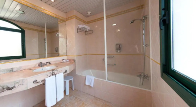 Двухместный номер Standard Hotel La Laguna Spa & Golf
