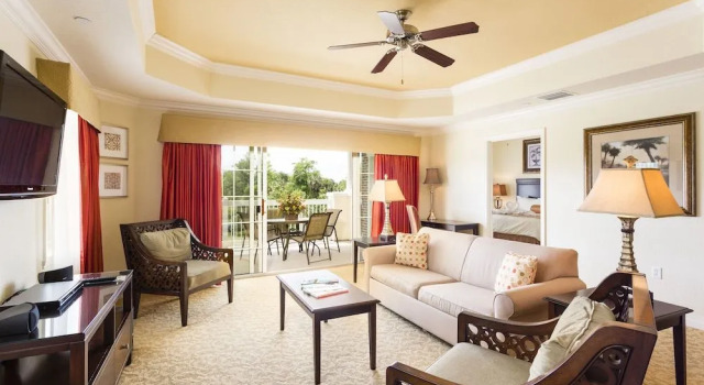 Reunion Backing Onto Golf Course 3 Br condo by RedAwning