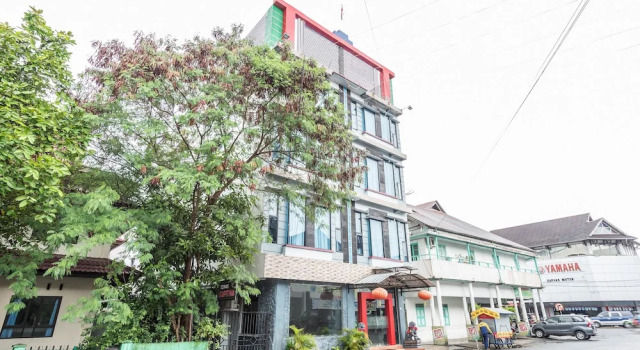 Airy Singkawang Tengah Salam Diman 129, Book Hotel Pontianak 