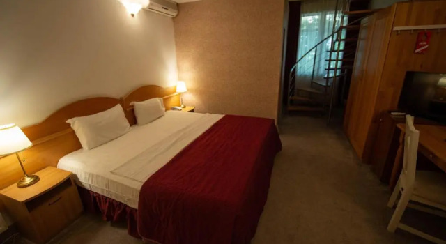 Четырёхместный номер Дуплекс Hotel Queen Vera