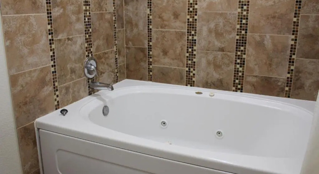 Люкс Upper Lake Inn & Suites