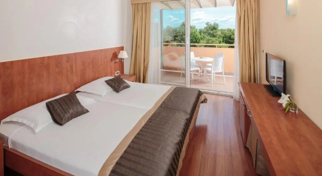 Люкс с балконом и с видом на парк Hotel Umag Plava Laguna