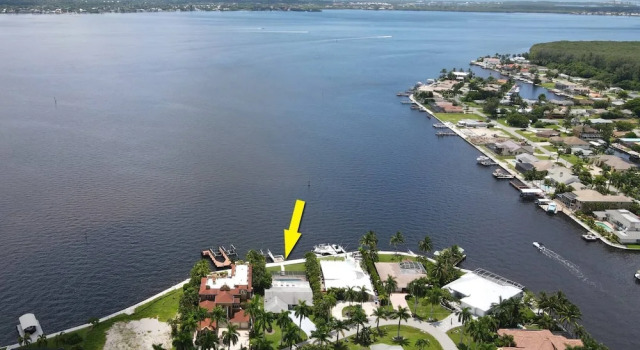 Коттедж 228 Bay Shore Dr