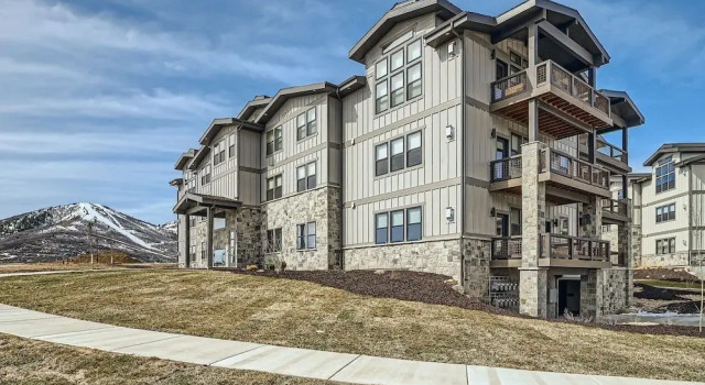 Flying Moose At Helling Circle 101 3 Bedroom Condo