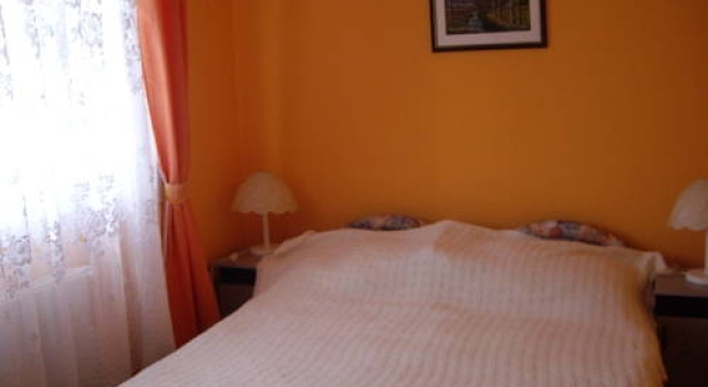 Nati Vendeghaz, Book Hotel Hoteller i Western Transdanubia med parkering, Parkering