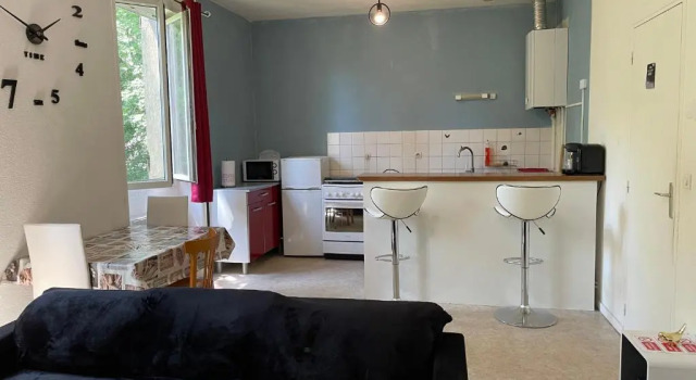 APPARTEMENT AU CENTRE VILLE de ROANNE 50 m², Book Lejlighed Hoteller i Roanne med parkering, Parkering
