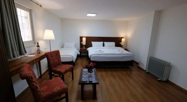 Трёхместный семейный номер Standard St. George’s Cathedral Pilgrim Guesthouse   Jerusalem