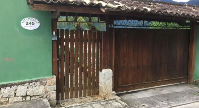 Bela Ilha Guest House, Забронировать Гостевой дом Отели Ильябела с бассейном, рядом с Порт Феррибоут, Бассейн