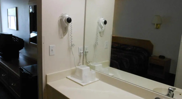 Номер Standard Economy Inn & Suites