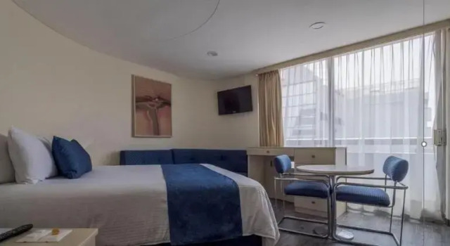Двухместный номер Standard с балконом Hotel Century Reforma