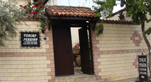 Tuncay Pension, Забронировать Гостевой дом Сельчук Измир, рядом с Музей Эфеса