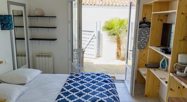 Résidence le Clos des Pins - Île de Ré, Rezerwuj Apartamentowiec hotelowy Hotele w Charente-Maritime z basenem, Basen