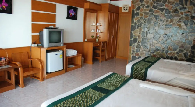 Четырёхместный номер Deluxe с балконом Phangan Orchid Resort