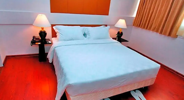 Двухместный номер Deluxe East Hotel