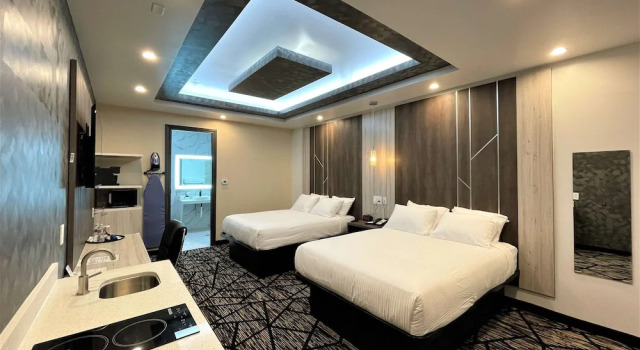Четырёхместный люкс Comfeeni Inn and Suites