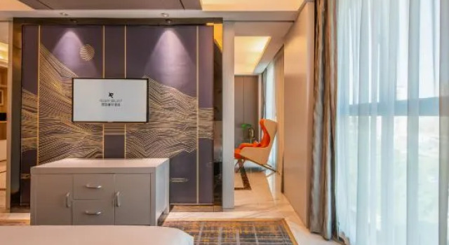 Люкс Luxury Rezen Select Hotel (Taizhou Linhai Duqiao Baolong Square)