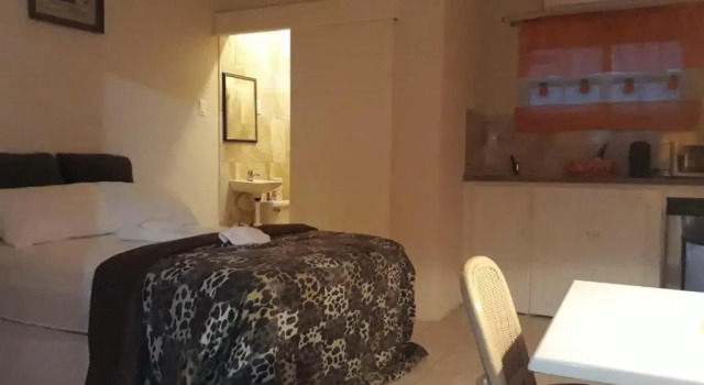 Студия Haven House Apartments