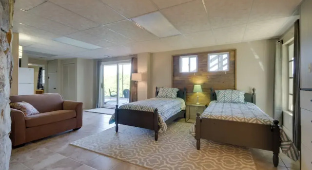 Hendersonville Home w/ Views - 3 Mi to Downtown!, Reserva ahora Hotel Hendersonville Carolina del Norte