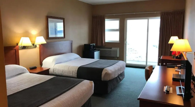 Четырёхместный номер Standard Beach Gardens Resort and Marina