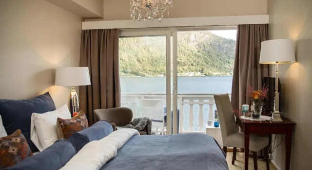 Трёхместный номер Standard с видом на море Hofslund Fjord Hotel