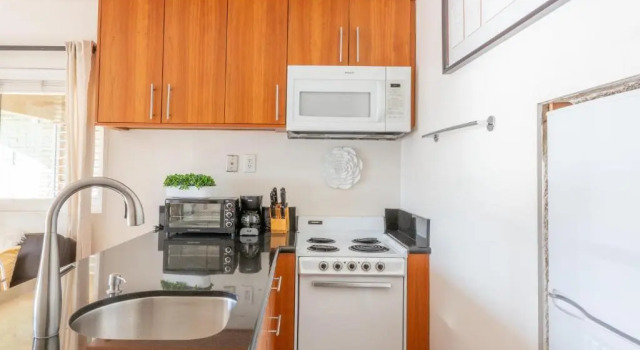 Студия Deluxe Beachwalk Villas