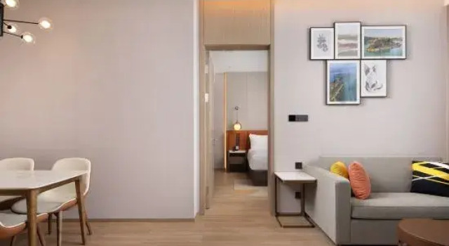 Deluxe Suite Suites By Hilton