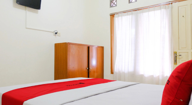 Люкс RedDoorz near Universitas Kristen Satya Wacana