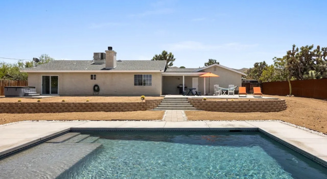 Коттедж Bonanza In The Desert - Pool, Hot Tub, Grill 3 Bedroom Home by RedAwning