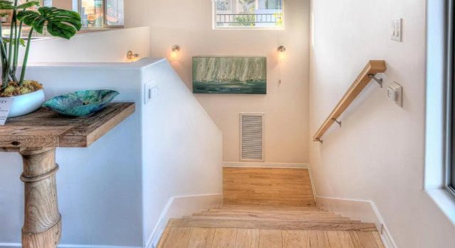 Spacious 4BR, Rooftop Deck, Fire Pit, Steps to Shore, Buchen Sie Hotel Oxnard Kalifornien, in der Nähe von Oxnard State Beach