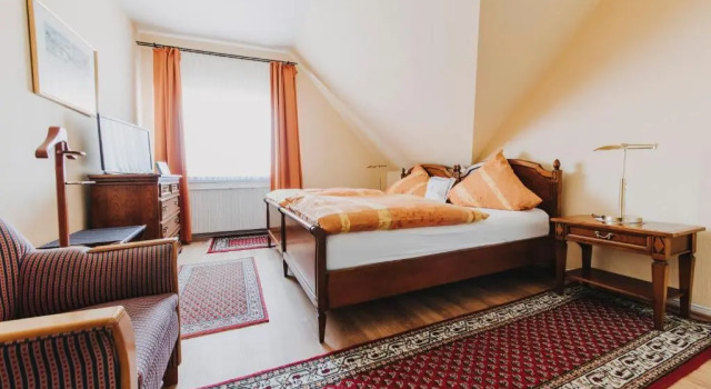 Полулюкс Hotel Spöttel