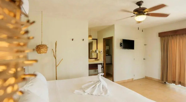Двухместный номер Premium с видом на океан Petit Lafitte Beach Front Hotel & Bungalows