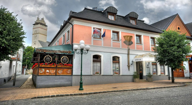 Hotel Club, Rezervovat Hotel Hotely v Prešovský kraj s parkováním, Parkování