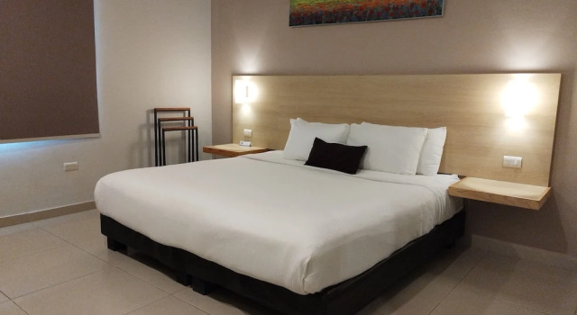 Biza Express, Prenota Hotel Hotel a El Bajio con piscina, Piscina