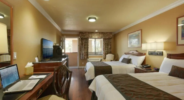 Четырёхместный номер Deluxe Signature Inn San Jose